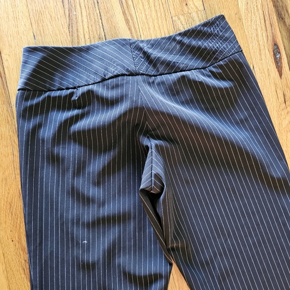 Super cute rayon blend low-waisted dress pants two pockets in the front size Xs - Picture 3 of 5